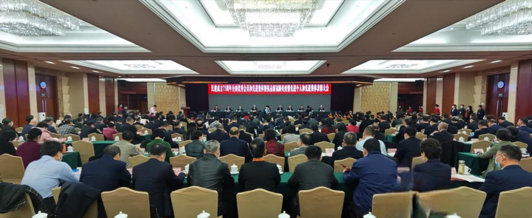 昌利公司龍其準(zhǔn)董事長獲民建中央表彰，授予“全國優(yōu)秀會(huì)員”榮譽(yù)稱號(hào)