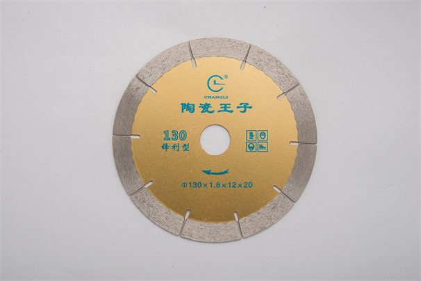 使用金剛石鋸片切瓷磚時這幾點(diǎn)要注意